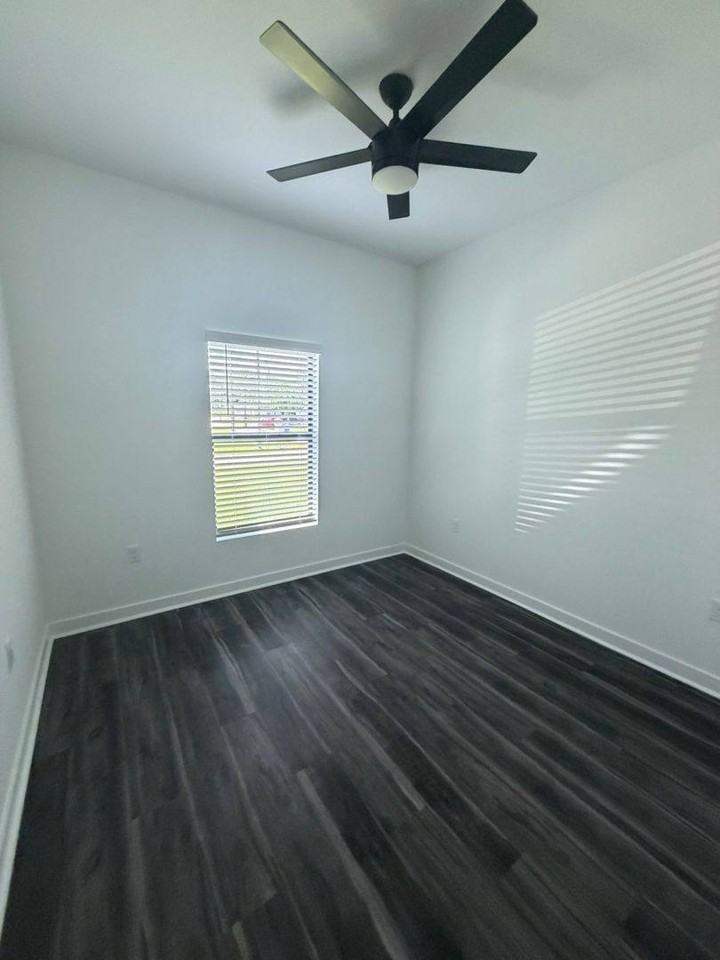 2222 Leda Ave S - Photo 5 of 10