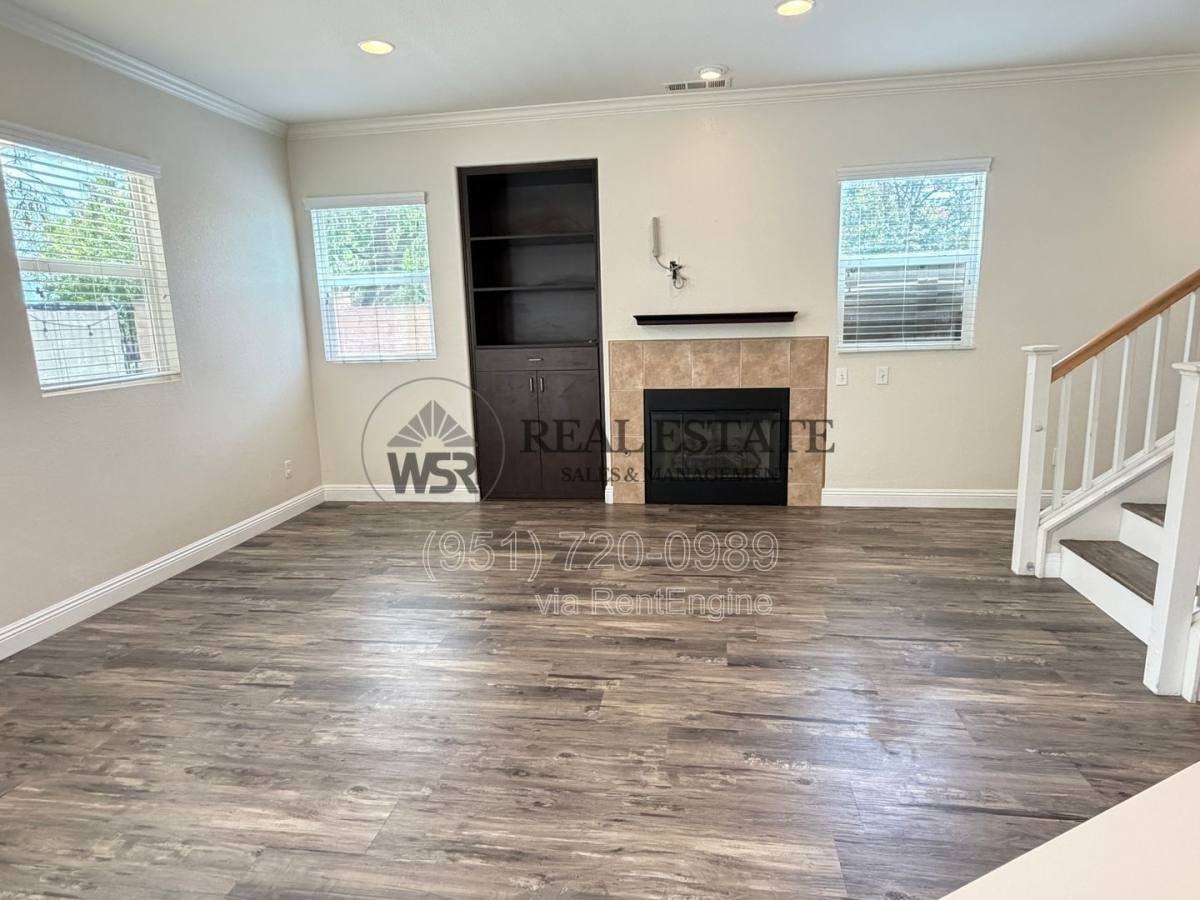 5798 Mapleview Dr - Photo 4 of 10