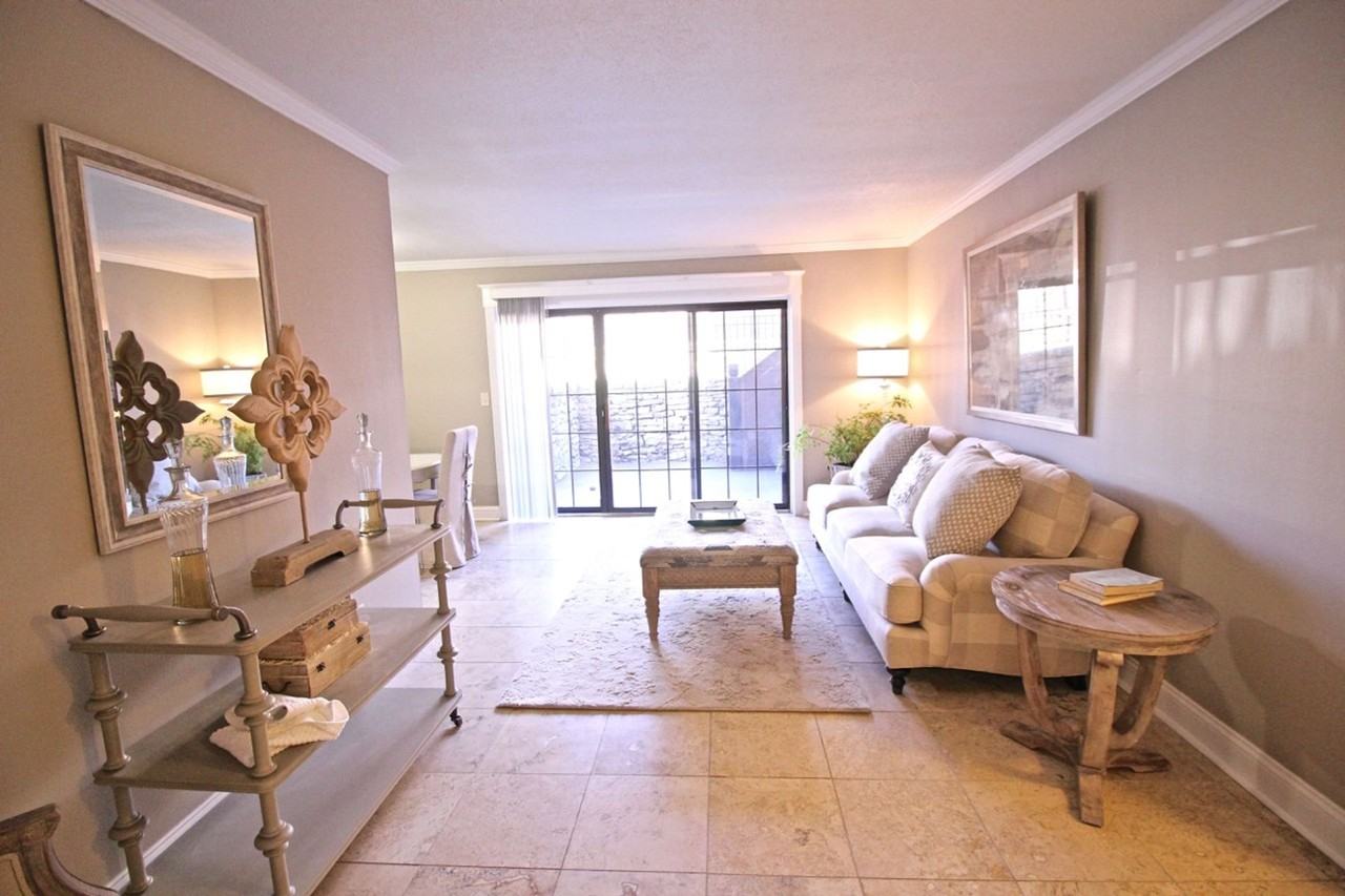 Plaza 44 Apartments - Photo 3 of 19