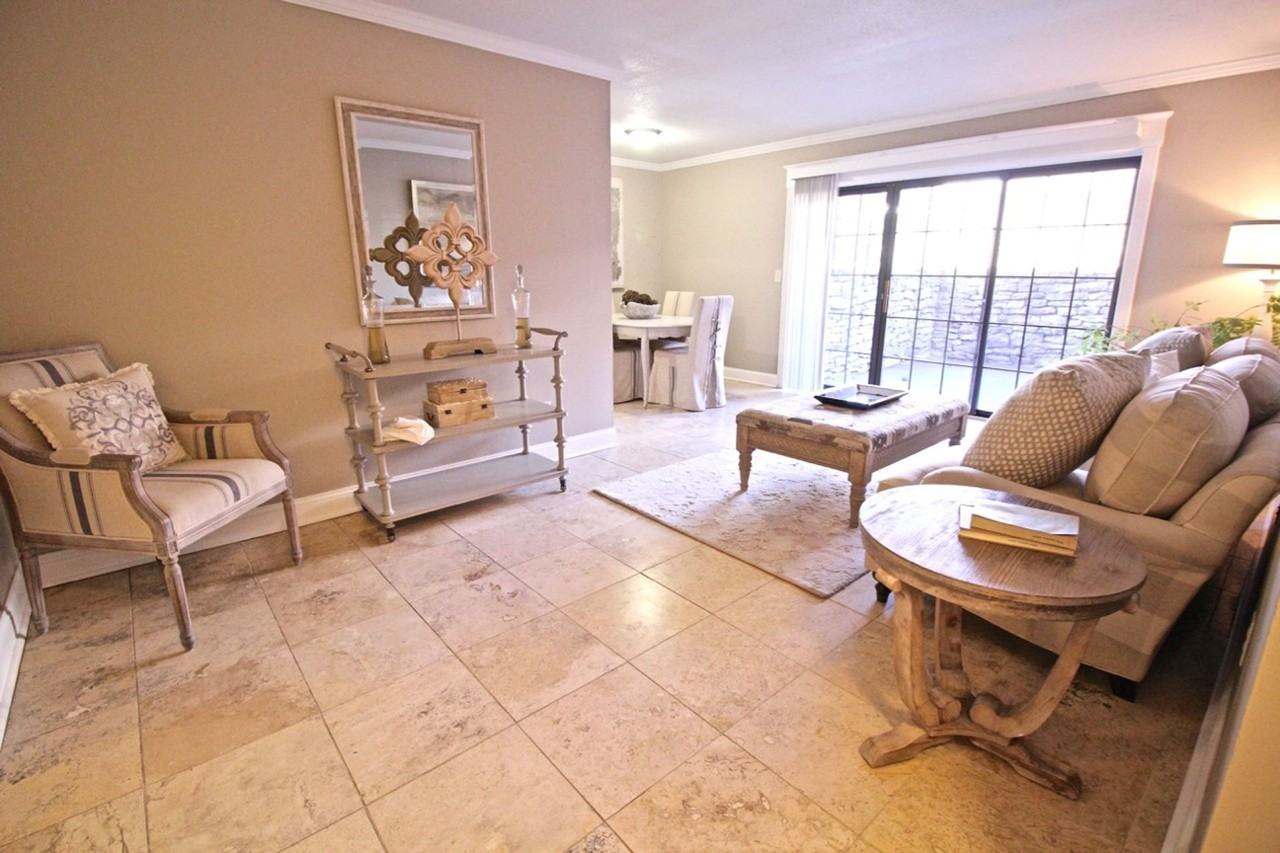 Plaza 44 Apartments - Photo 4 of 19