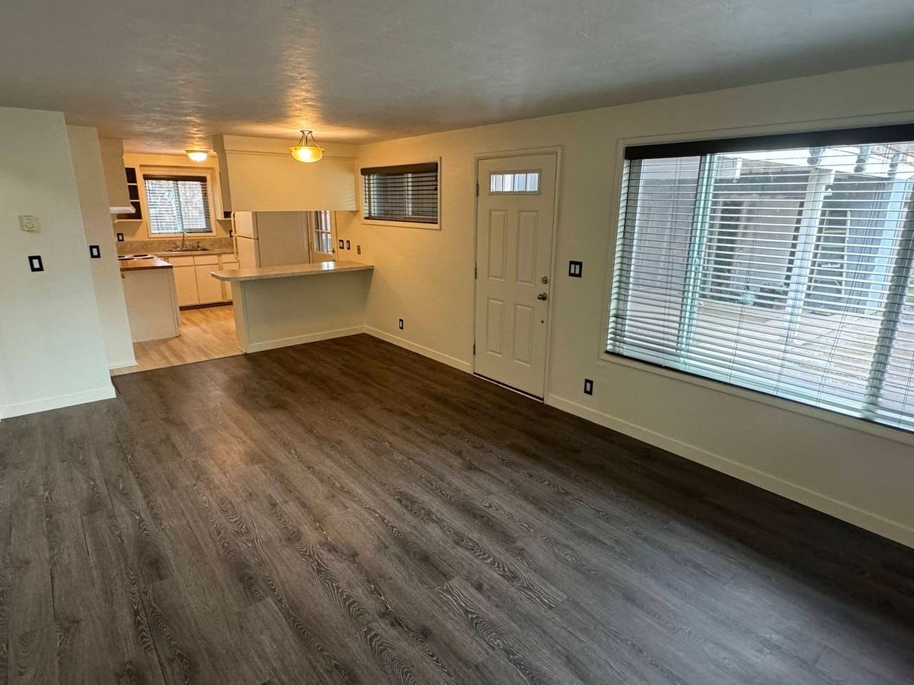1582 Bogart Ln - Photo 4 of 18
