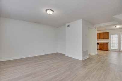 Annaberg Apartments - Photo 4 of 21