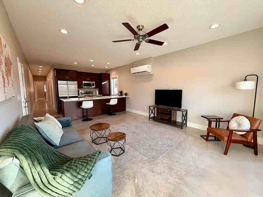 3933-3937 Kenwood Avenue - Photo 2 of 18