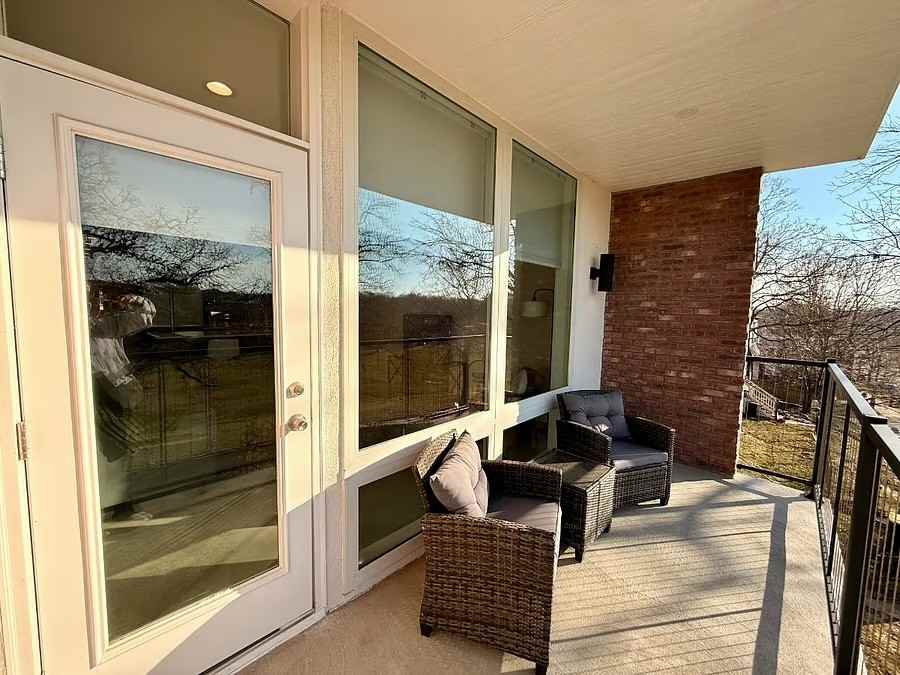 3933-3937 Kenwood Avenue - Photo 7 of 18