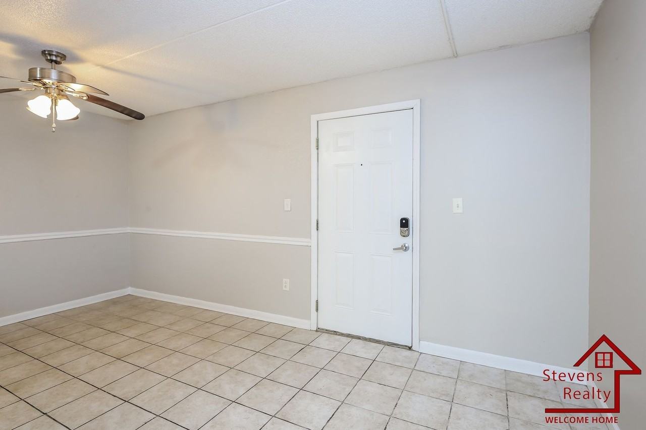 915 S Seminole Dr Unit 33 - Photo 7 of 36