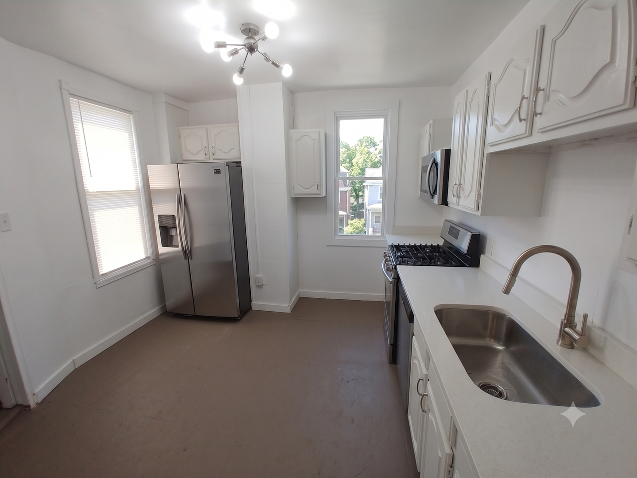 640 Lillian St