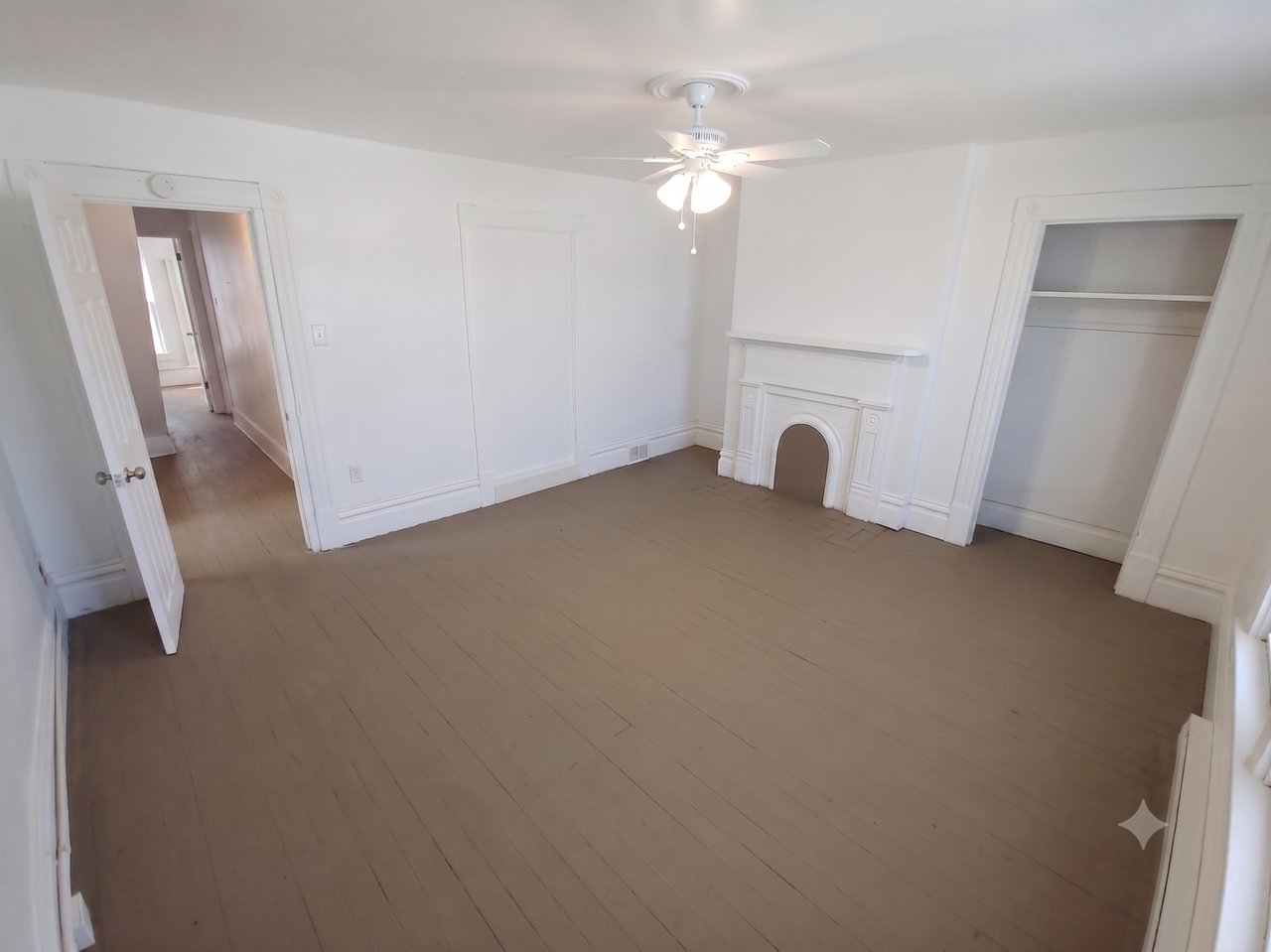640 Lillian St - Photo 4 of 6