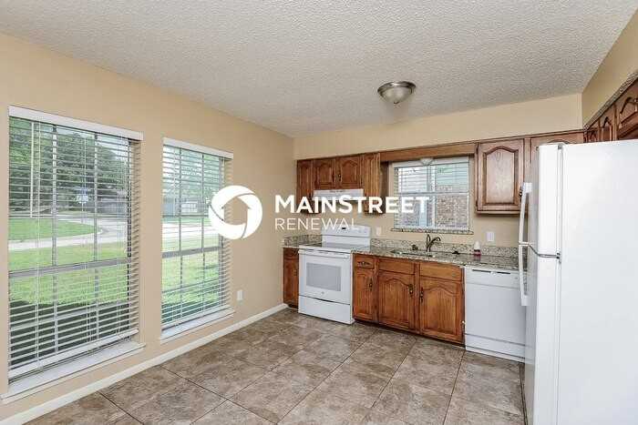 4014 Orchard Hill Dr - Photo 3 of 16