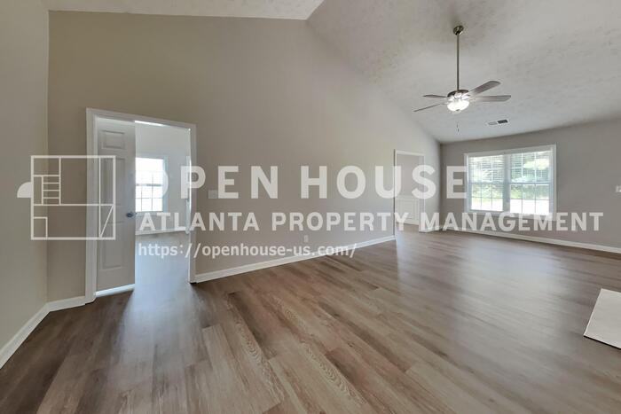 1096 Sham Pointe Dr - Photo 5 of 22