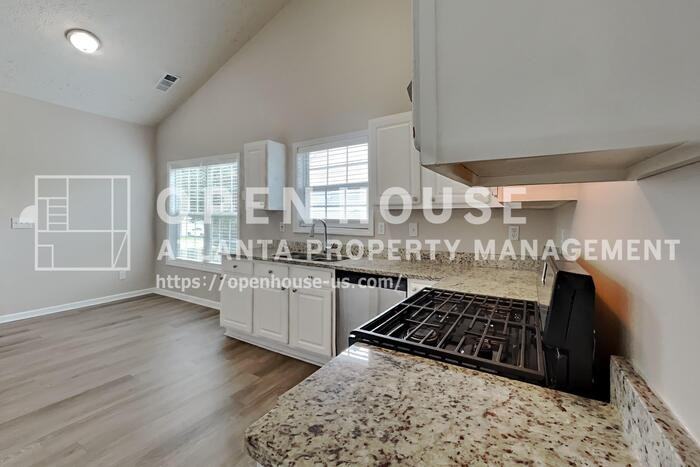 1096 Sham Pointe Dr - Photo 6 of 22