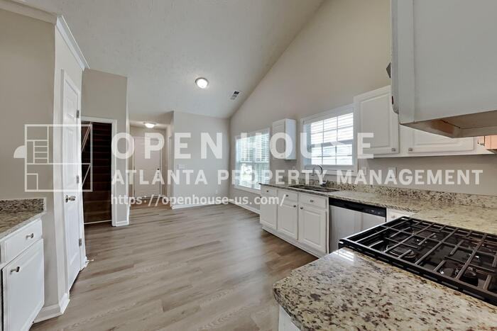 1096 Sham Pointe Dr - Photo 7 of 22