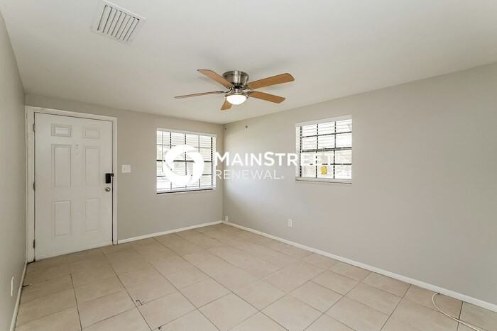 4712 E Curtis St - Photo 5 of 15