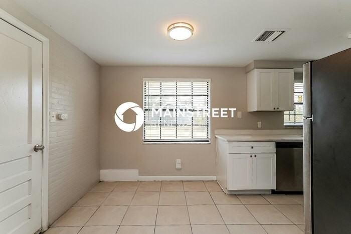 4712 E Curtis St - Photo 6 of 15