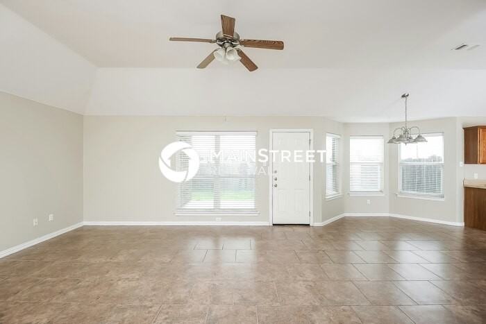 117 Currie Ct - Photo 3 of 16