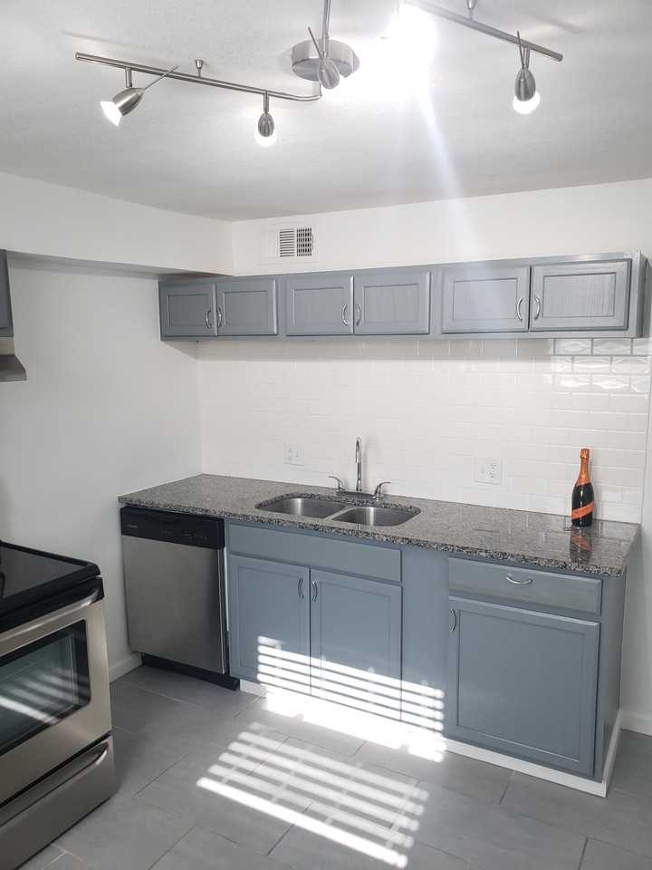 Mission Park Apartments - Photo 2 of 37