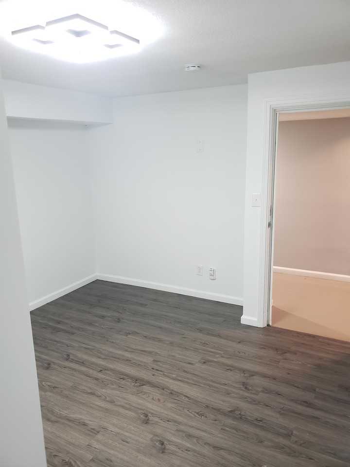 Mission Park Apartments - Photo 5 of 37
