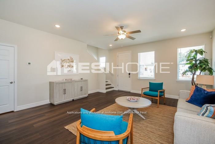 5027 Starwood Pl - Photo 4 of 20