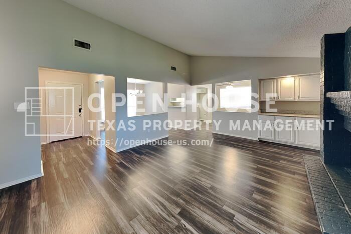 820 Whitehall Dr - Photo 5 of 20