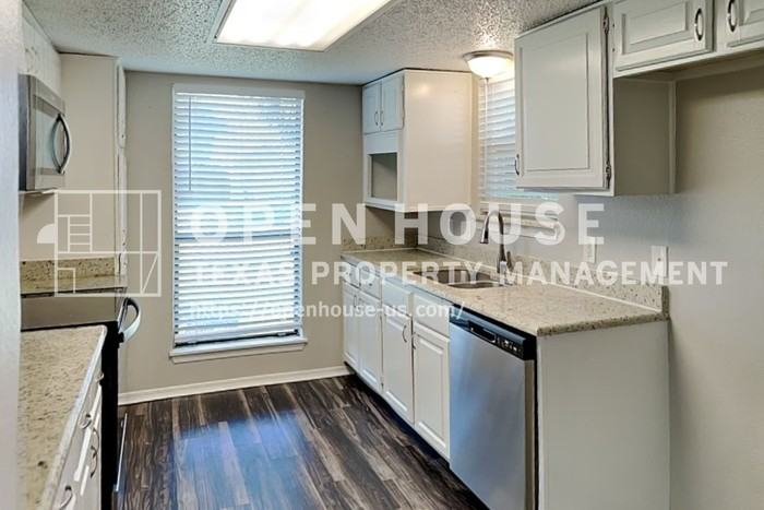 820 Whitehall Dr - Photo 7 of 20