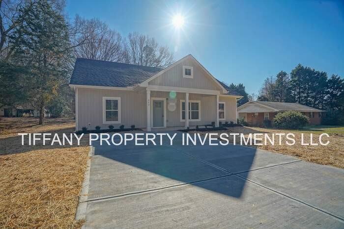 242 Acorn Acres Rd - Photo 2 of 17