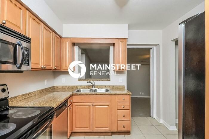 4417 W Varn Ave - Photo 6 of 16