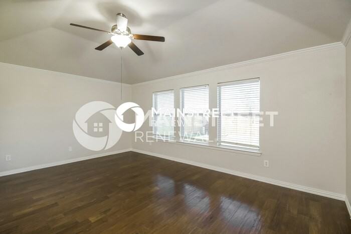 2520 Castle Pines Dr - Photo 4 of 16