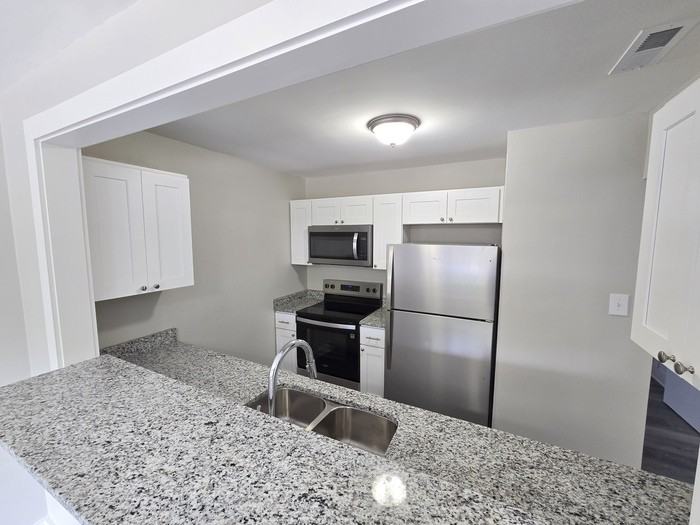 9600 11th Bay St #7 - Photo 2 of 12