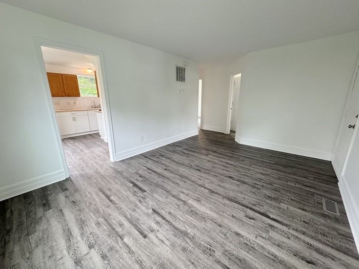 516 Homestead Ave - Photo 5 of 50