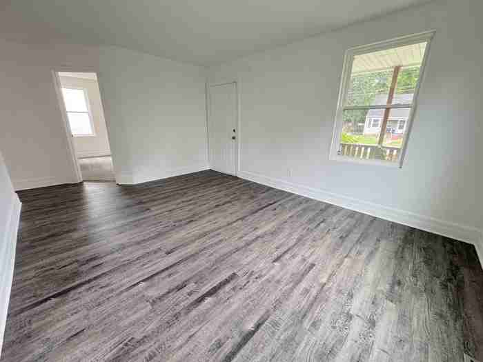 516 Homestead Ave - Photo 7 of 50