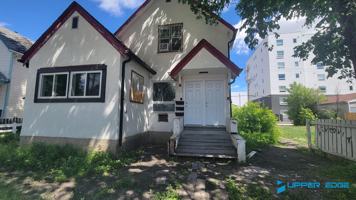 featured image of 443 Langside Street #1