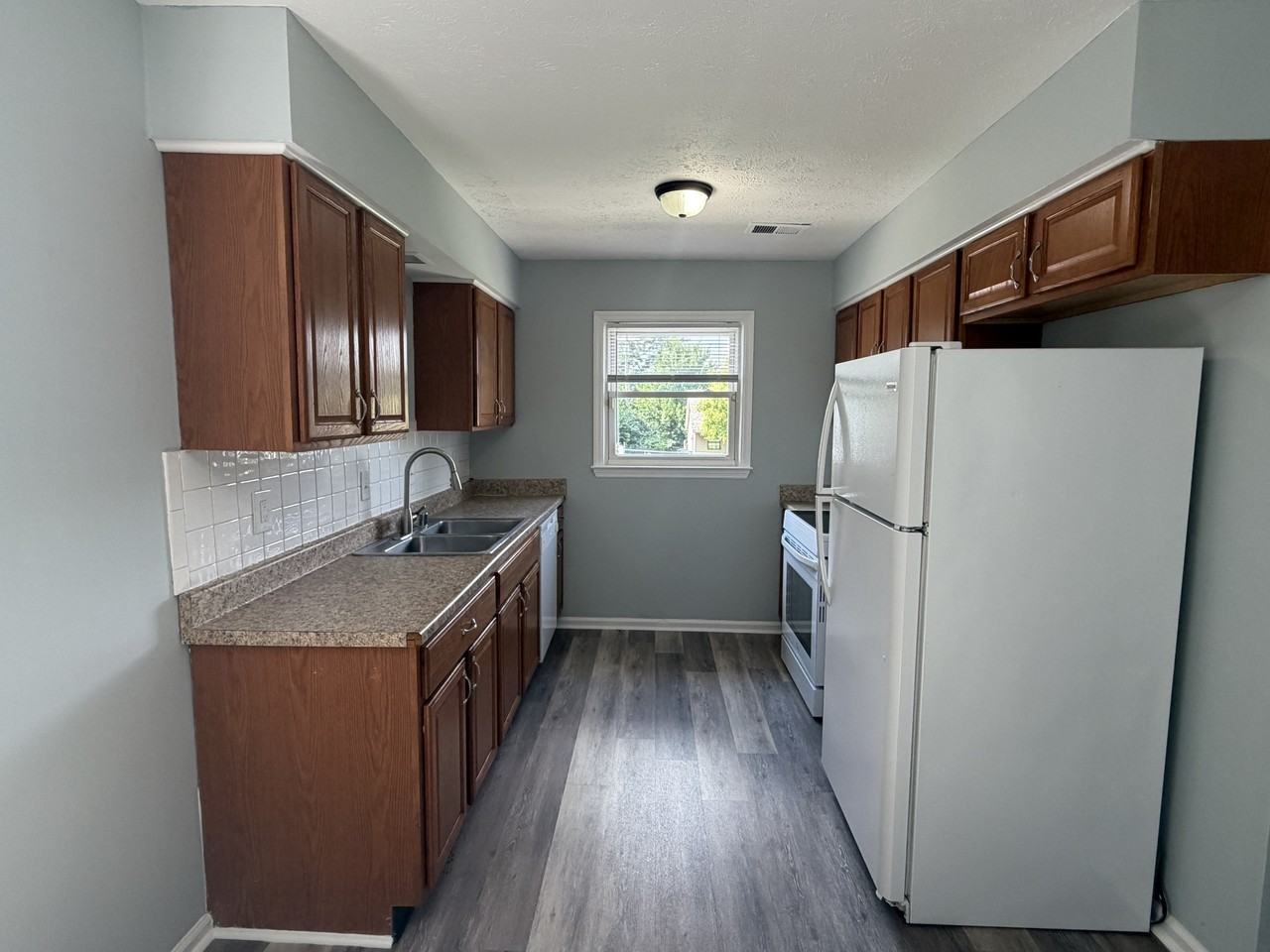 3230 B Aqueduct Drive - Photo 2 of 10