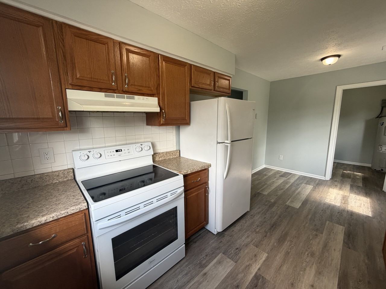 3230 B Aqueduct Drive - Photo 3 of 10