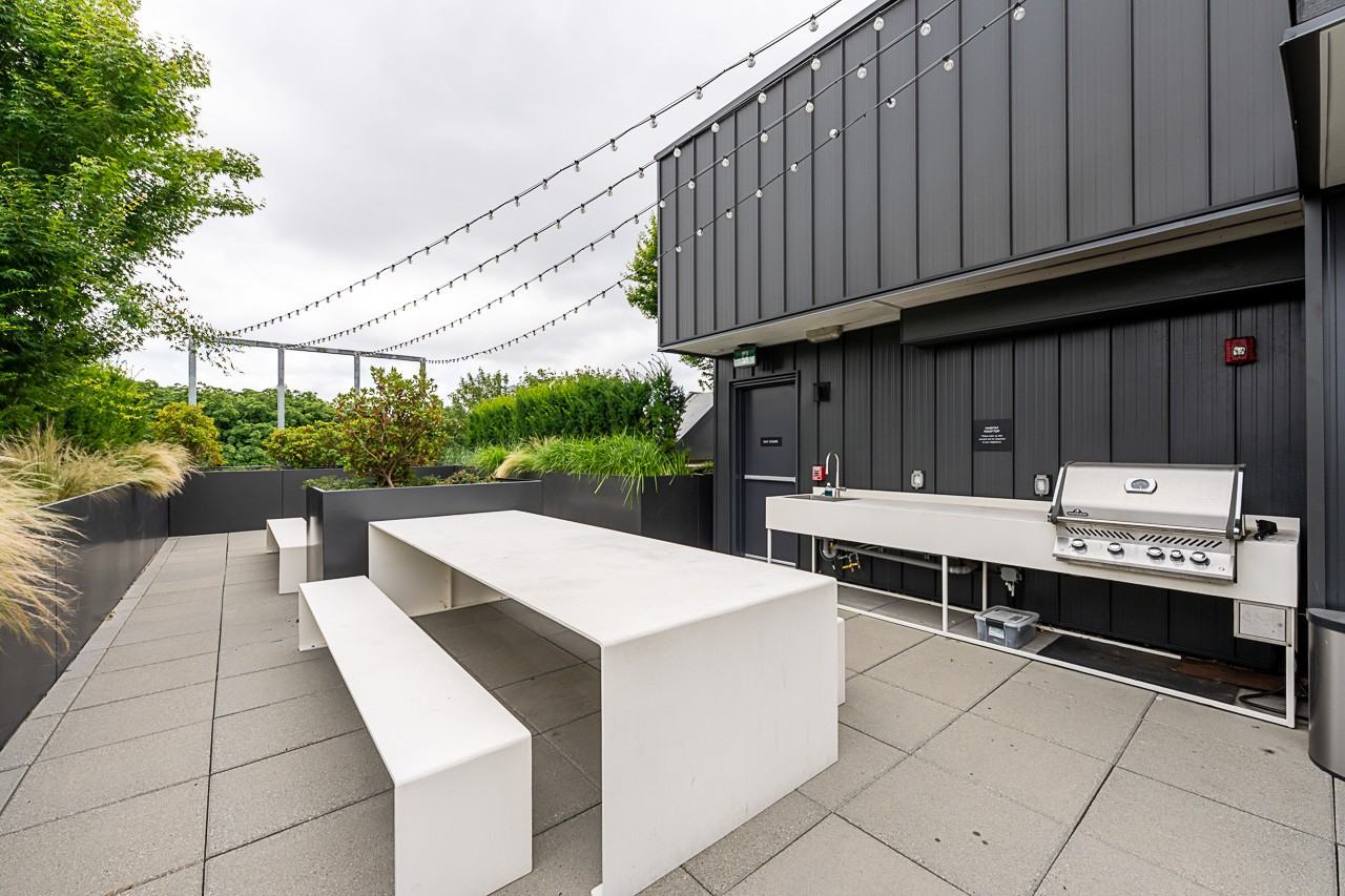 2520 Guelph Street - Photo 33