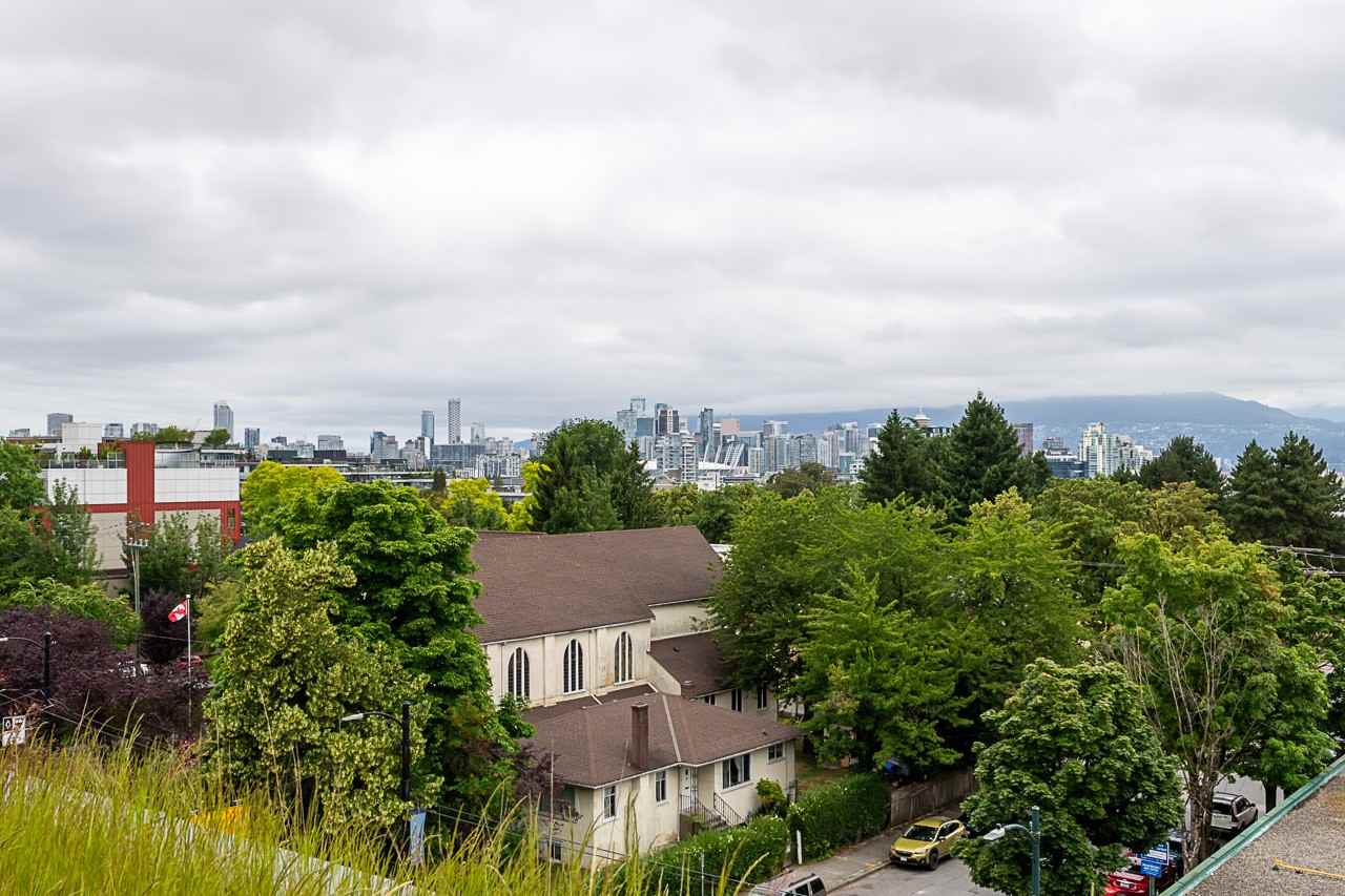2520 Guelph Street - Photo 35