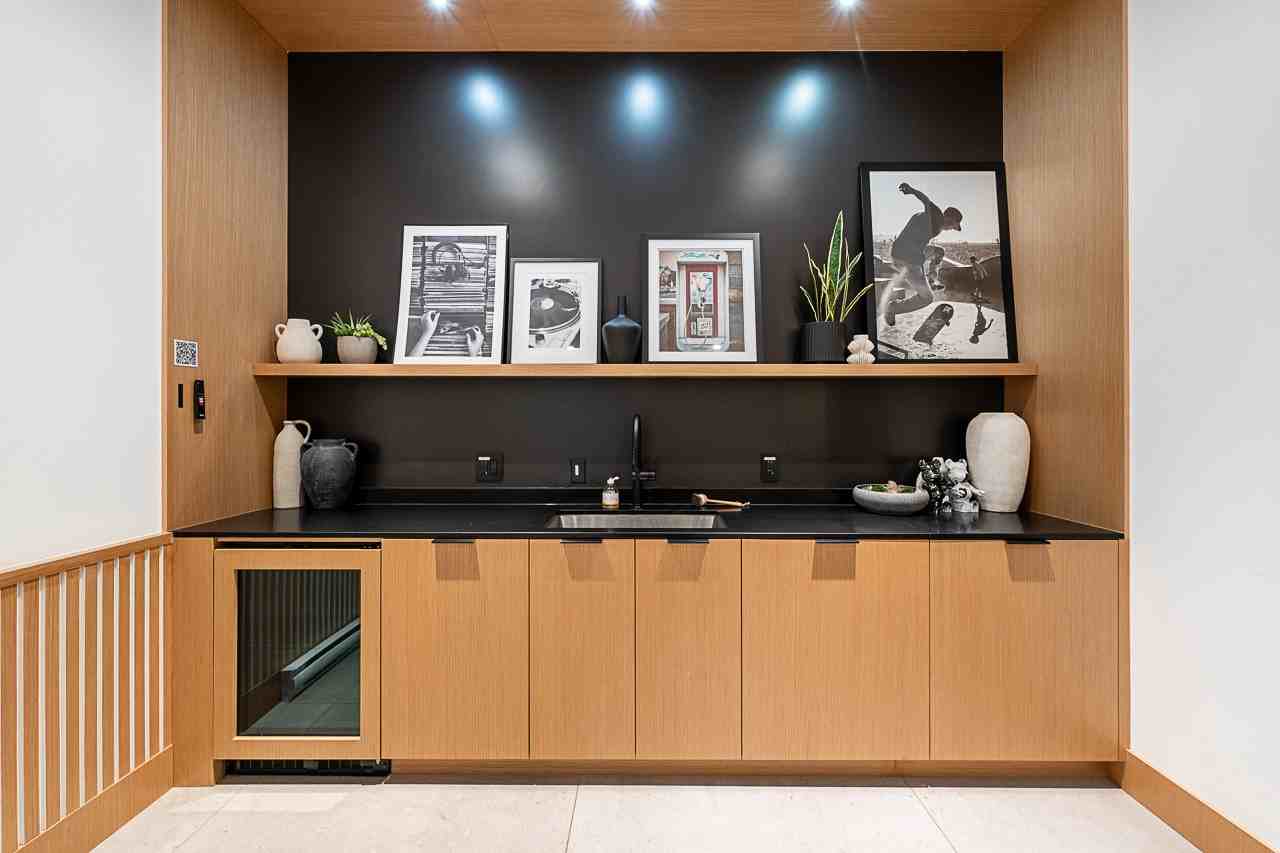 2520 Guelph Street - Photo 37