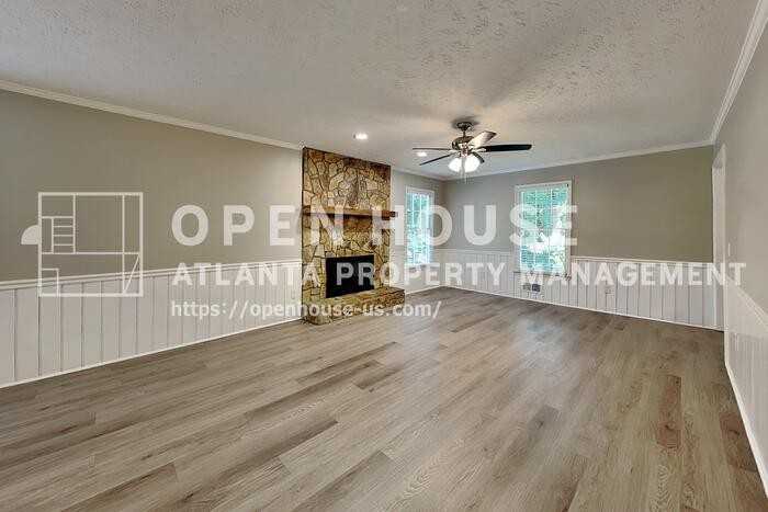 2169 Winding Creek Ln Sw - Photo 4 of 20