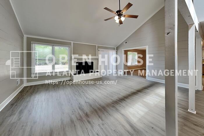 1100 Lake Dr - Photo 5 of 29