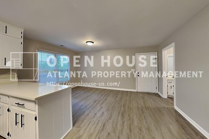 1100 Lake Dr - Photo 7 of 29