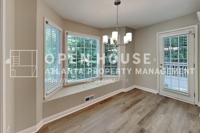 328 Abbington Ln - Photo 7 of 20