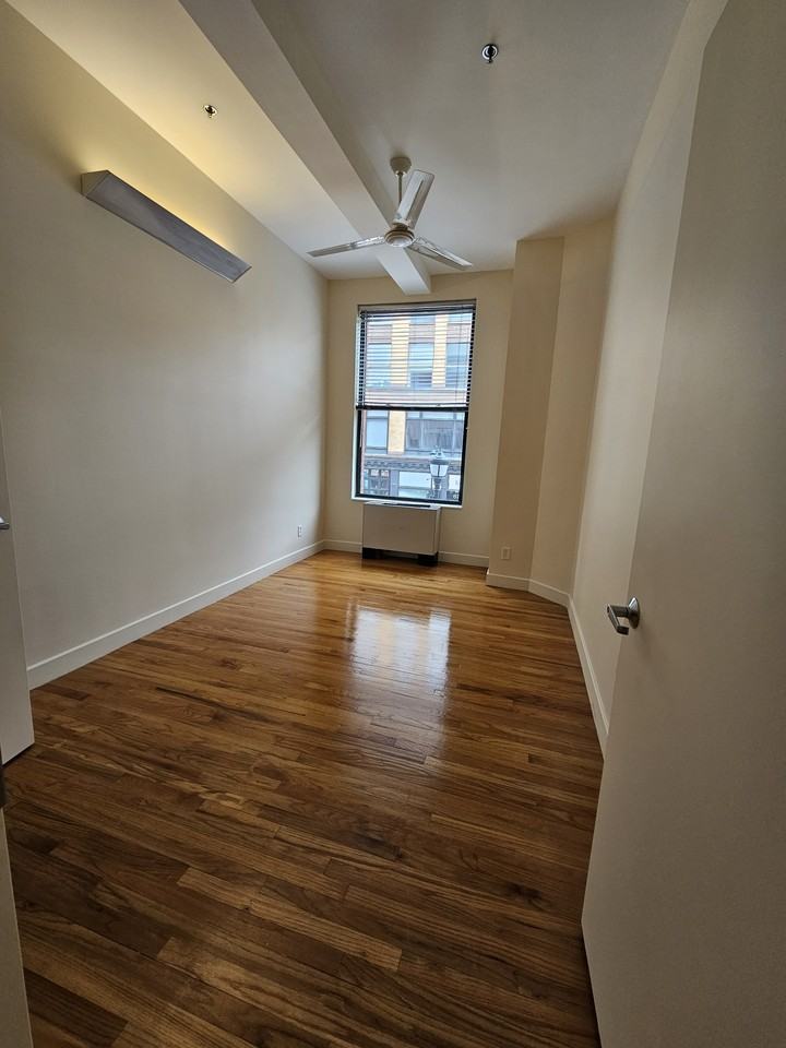 68-70 Bank St - Photo 4 of 6