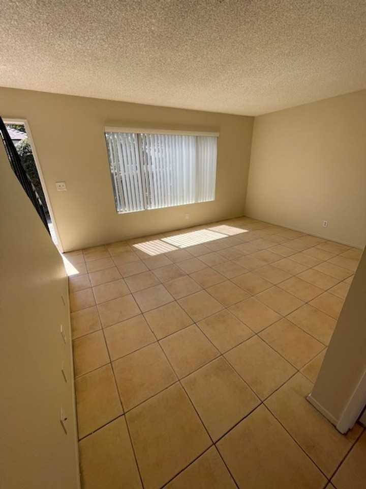 530 S I St #2 - Photo 3 of 16