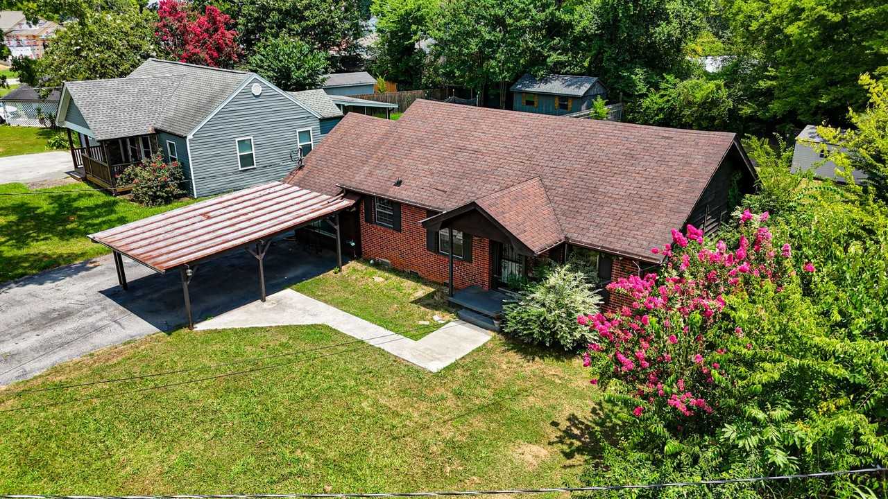 1604 Truman Ave - Photo 5 of 26