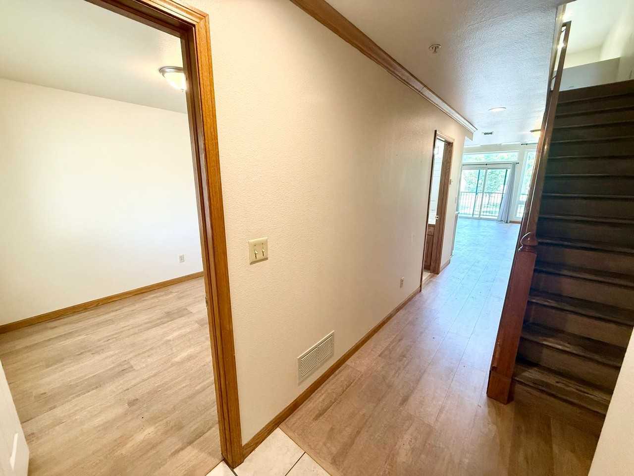 816 South College Avenue - Photo 3 of 40