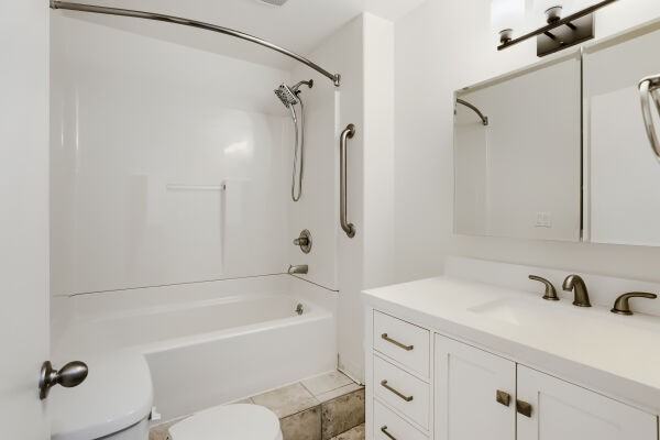 Rochelle Apartments Homes, LLC - Photo 6 of 20