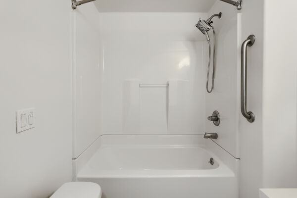 Rochelle Apartments Homes, LLC - Photo 7 of 20