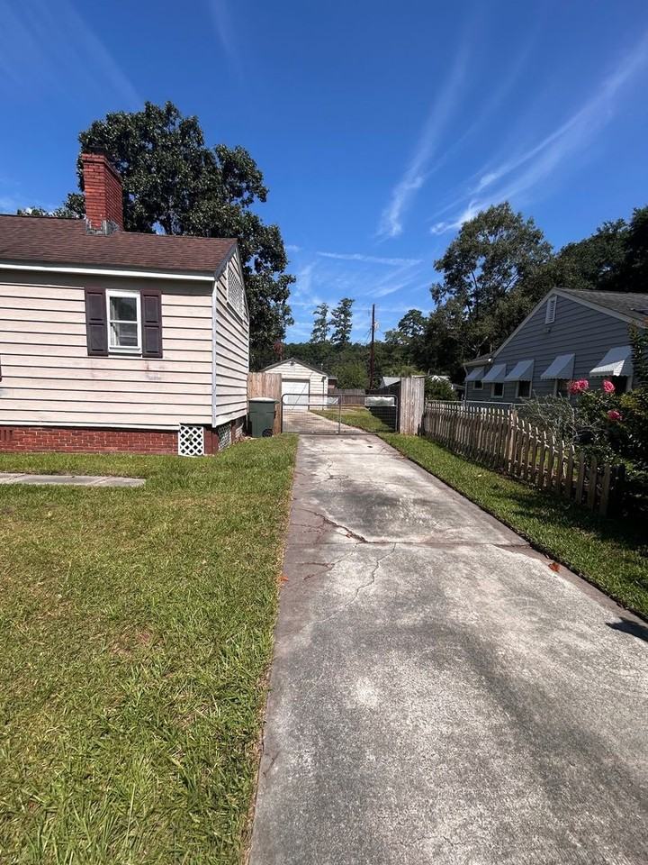 1220 Pickens St - Photo 4 of 33