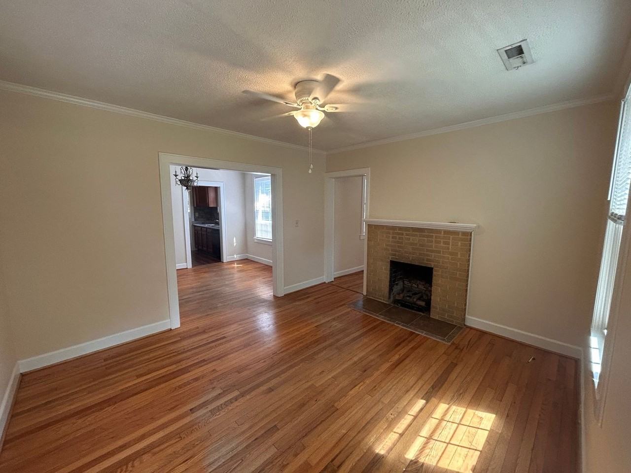 1220 Pickens St - Photo 6 of 33