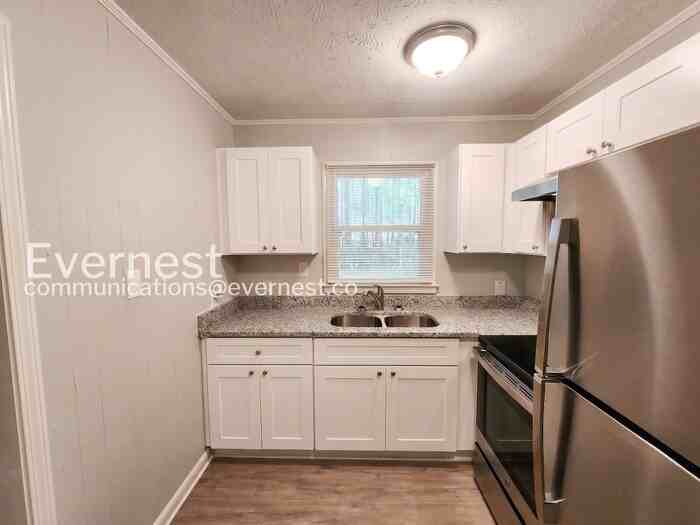 515 Landers St - Photo 7 of 20