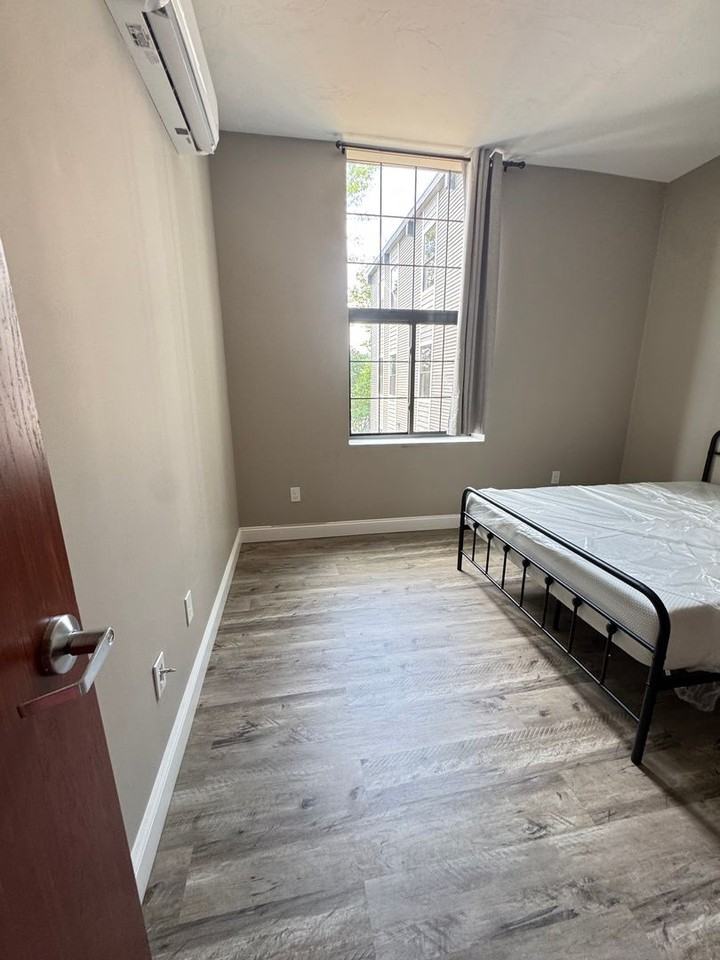 70 Webster St #206 - Photo 3 of 6