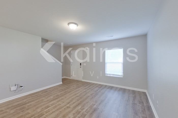 318 Sunrise Cir - Photo 2 of 25